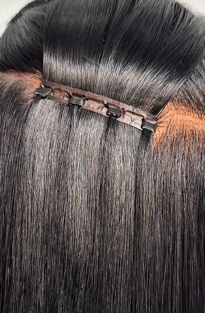 Butterfly Weft Tresse München Bogenhausen – hauchdünne Haarverlängerung bei Cooltroom Friseurmeisterin Kitty Gáspár